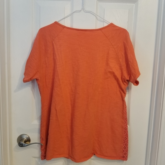 Cabela’s Bundle of Two Lace Detail Front Shirts L - Picture 9 of 9